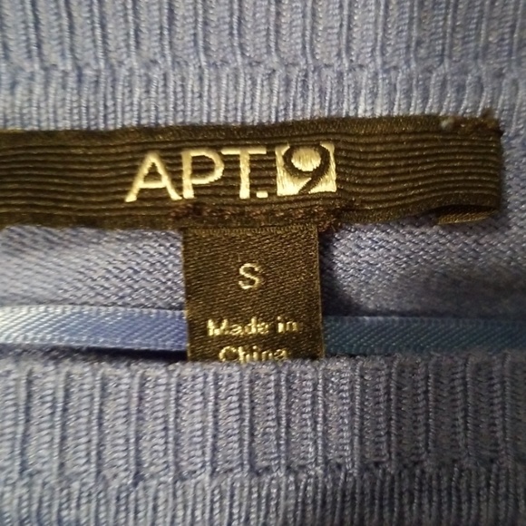 Blue top - Picture 3 of 3